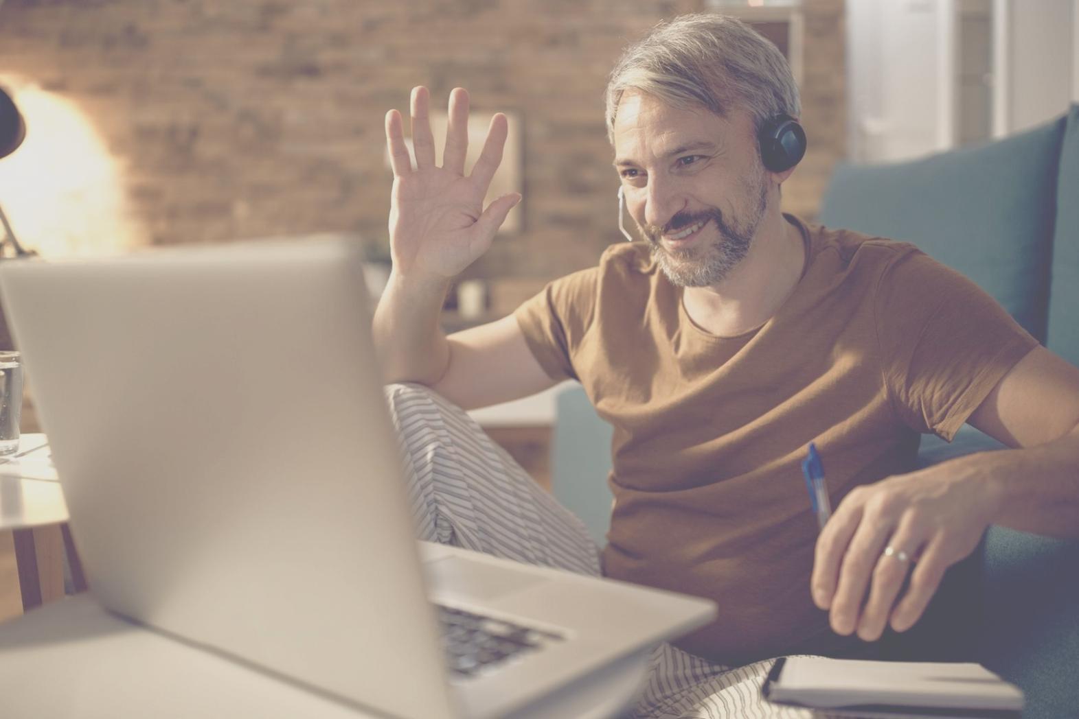 Finanzanalyse Arbeitsplatz mit modernen Tools